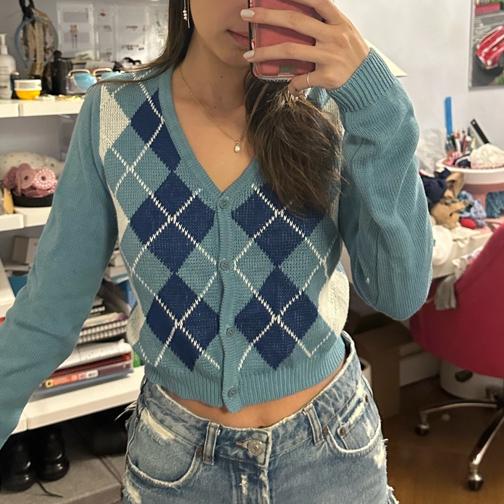 Cropped blue cardigan